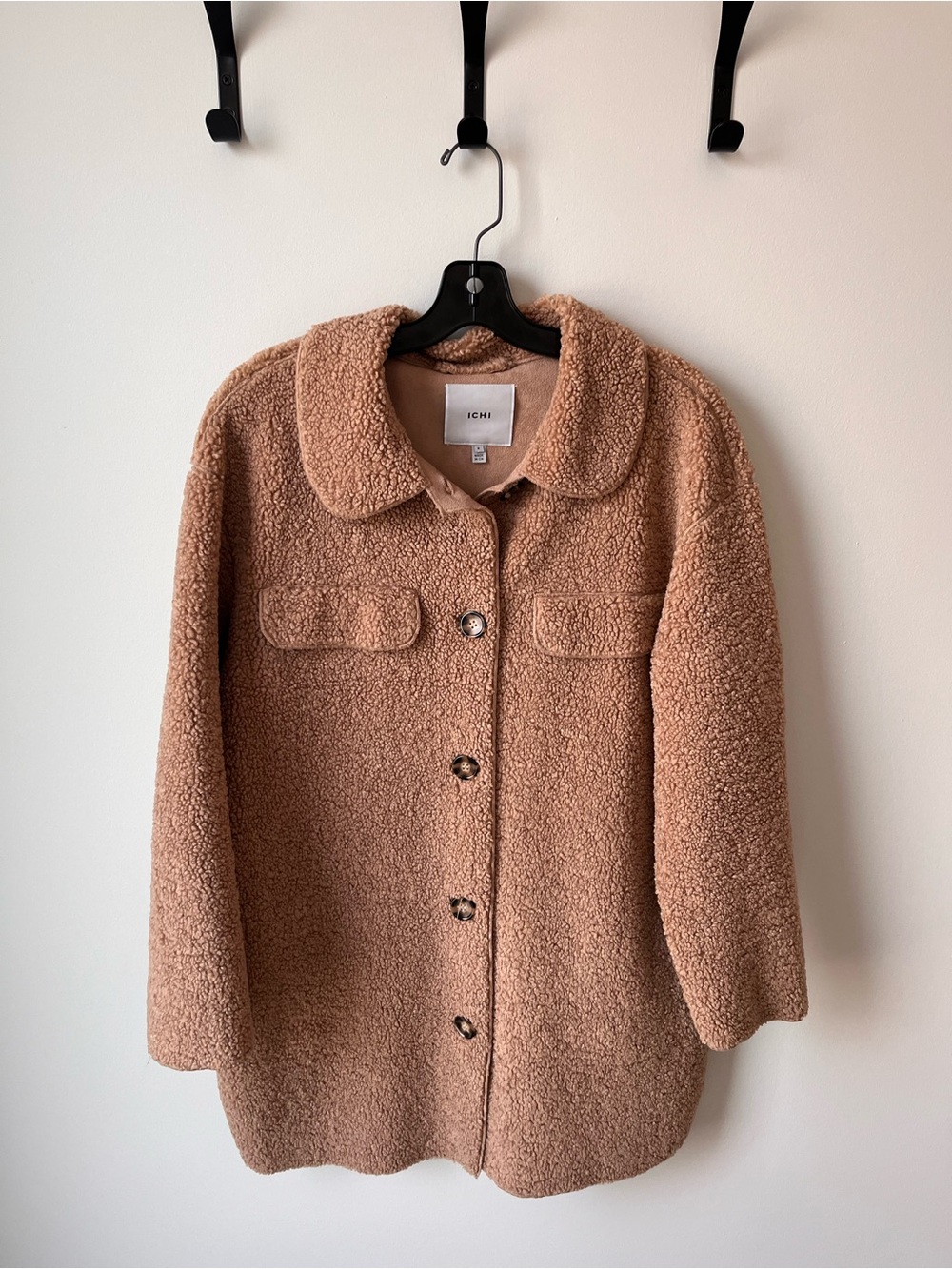 ICHI Women's Tan Faux Shearling Jacket
Size M
Excellent condition - Picture 6 of 16